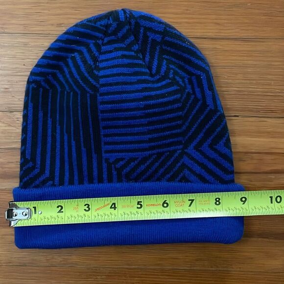 Nike Blue and Black Geometric Knit Hat Beanie Unisex One Size - Picture 5 of 8